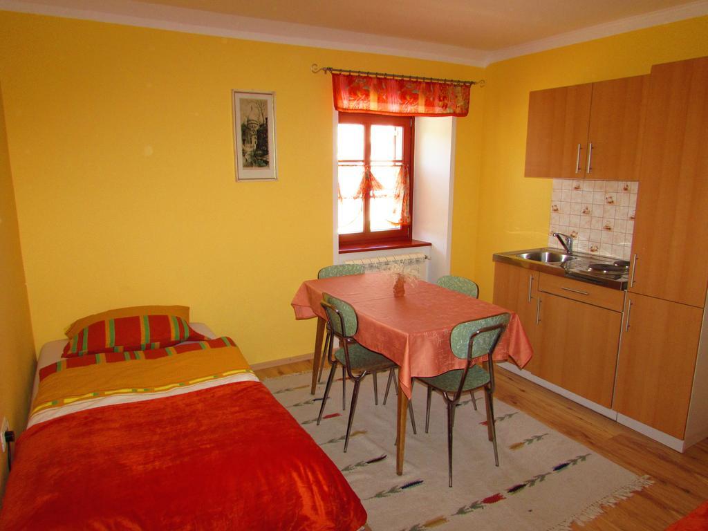 Tourist Farm Dujceva Domacija Villa Vremski Britof Rom bilde